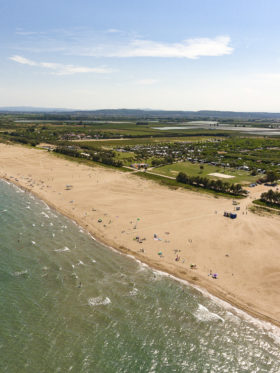 Camping Amfora - Le camping - Plage de sable fin en accès direct