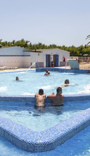 Campingplatz Amfora - Die Badelandschaft -  Becken mit Wasserspielen und