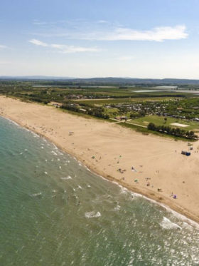 Amfora campsite - The beach - Aerial view of the beach and of the direct access from the campsite