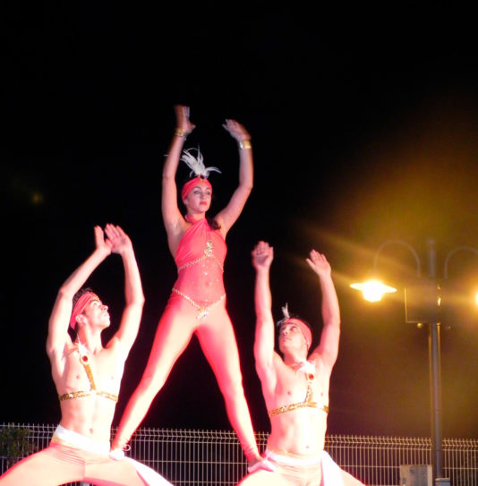 Camping Amfora - Velada espectáculo - Espectáculo de acrobacia 