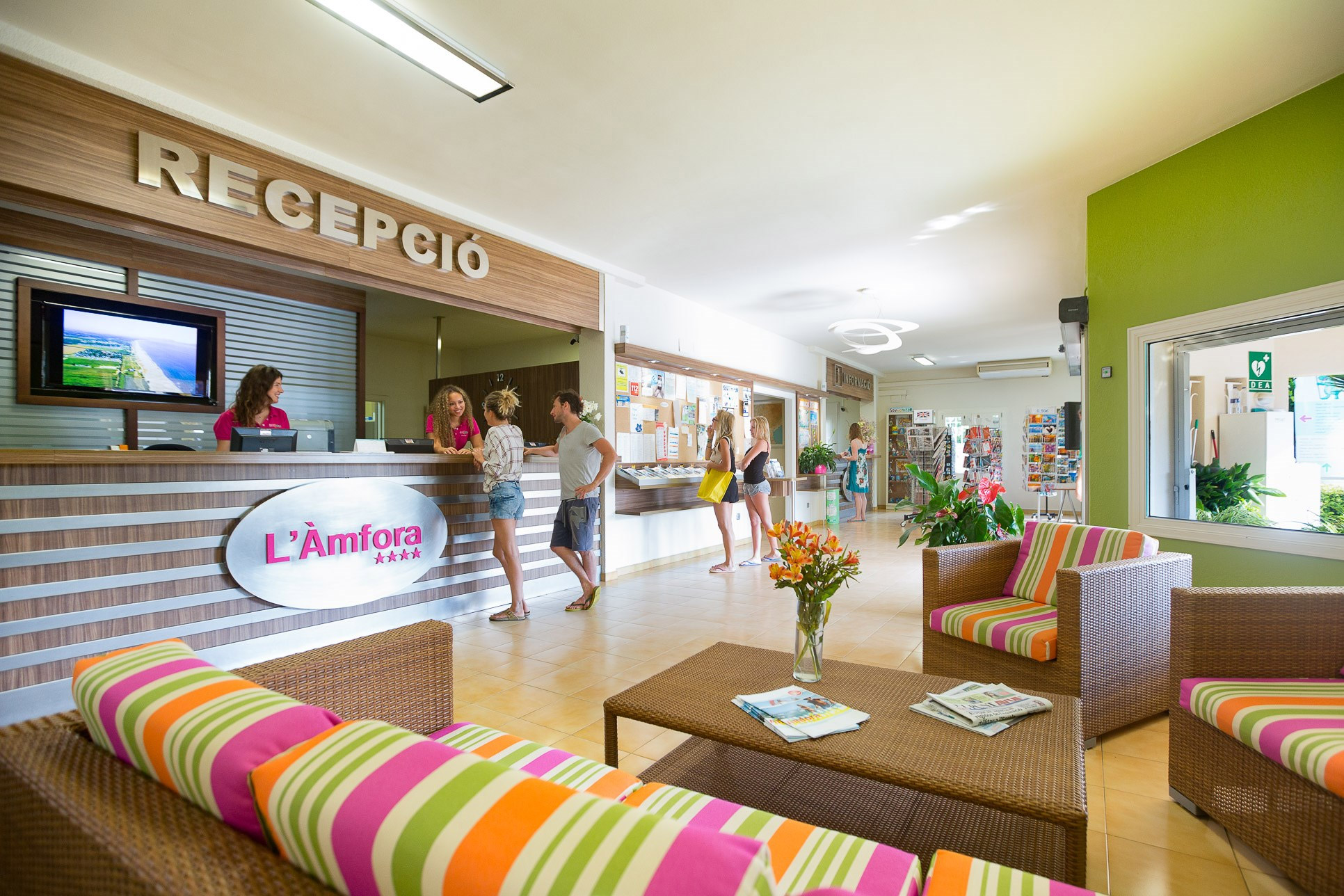 Càmping Amfora - Serveis i botigues - Recepció i punt d\'informació