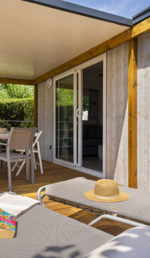 Camping Amfora - Hébergements - Terrasse d\'un mobilhome tout confort