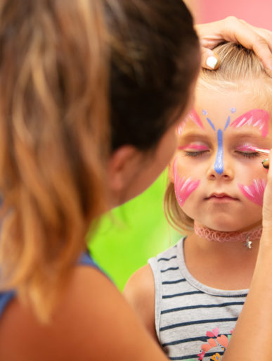 Camping Amfora - Recrutement -Séance de maquillage